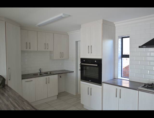 3 BEDROOM HOUSE FOR SALE IN HARTENBOS CENTRAL